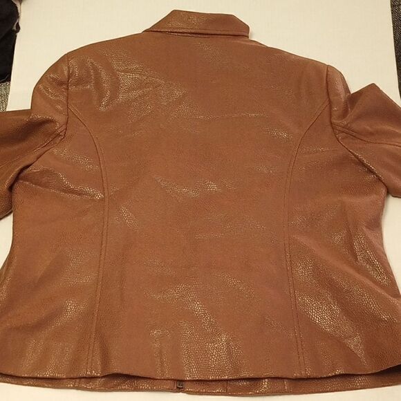 Kim Rogers cropped faux leather jacket - Picture 7 of 12